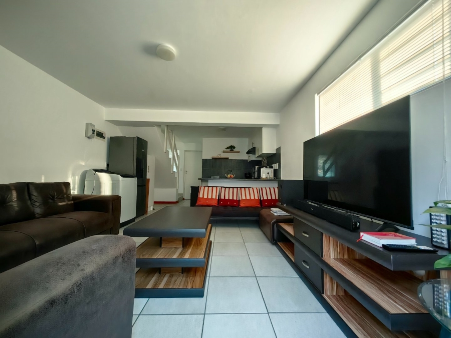 2 Bedroom Property for Sale in Stratford Green Western Cape